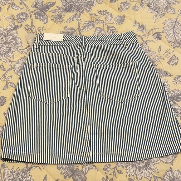 Maurice’s stretch denim skirt NWT 17” long size 6 - Picture 2 of 6